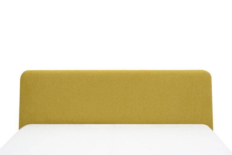 DOROTHEA manželská čalouněná postel s úložným prostorem.