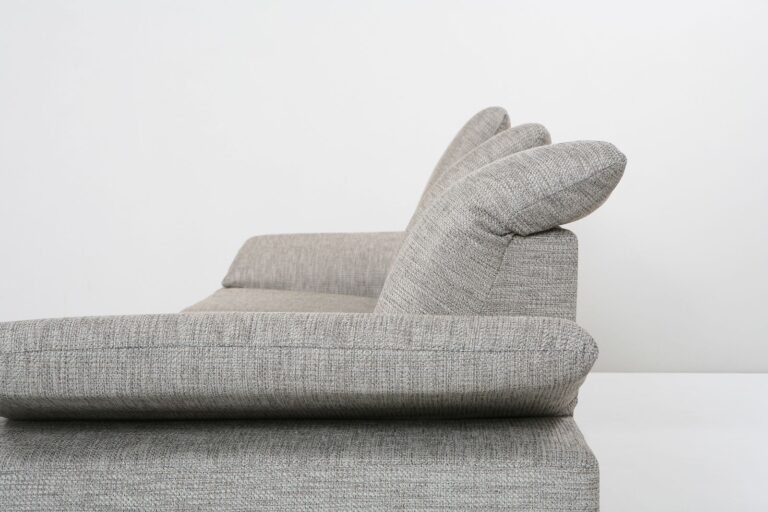 Nela rohová sedačka s rozkladem a úložným prostorem